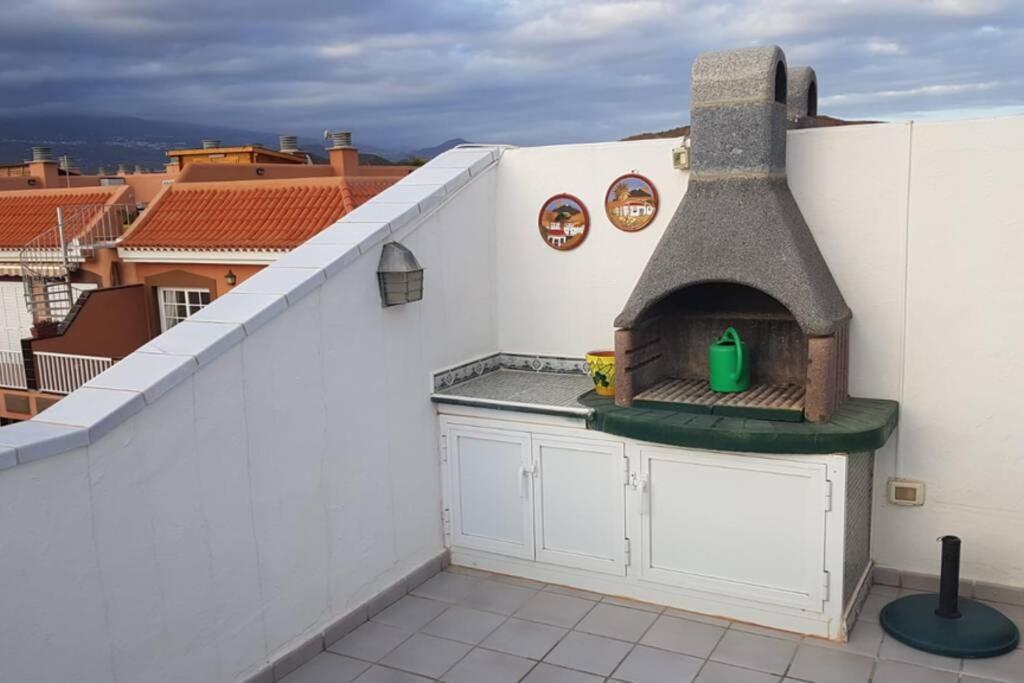 Private Apartment With Roof Terrace Arona  Ngoại thất bức ảnh
